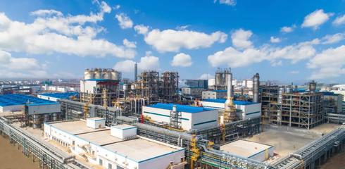 全產(chǎn)業(yè)鏈優(yōu)勢再提升| 虹港石化二期240萬噸/年P(guān)TA擴(kuò)建項(xiàng)目正式投產(chǎn)